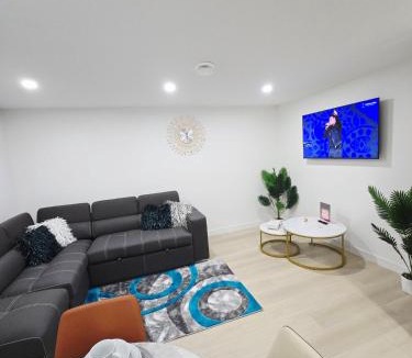 Southwest Calgary Apartment | Cozy Modern Spacious 2 Bedroom and full kitchen in Southwest Calgary