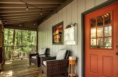 Walnut Mountain Cabin | Cozy Mountain Cabin close to Ellijay and Blue Ridge