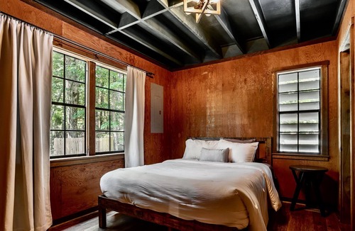 Walnut Mountain Cabin | Cozy Mountain Cabin close to Ellijay and Blue Ridge