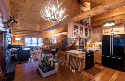 McAllister House | Cozy Mountain Cabin with Jacuzzi Near Ennis Lake in McAllister, Montana