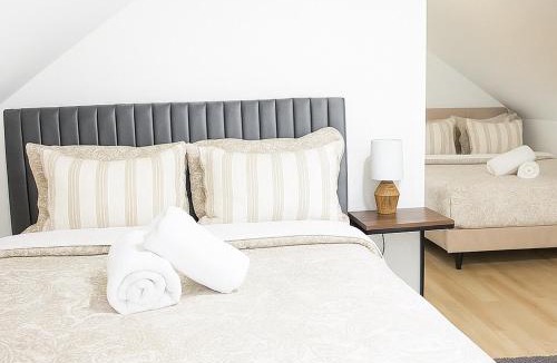 Everett Apartment | Cozy Near Boston with Outdoor Space