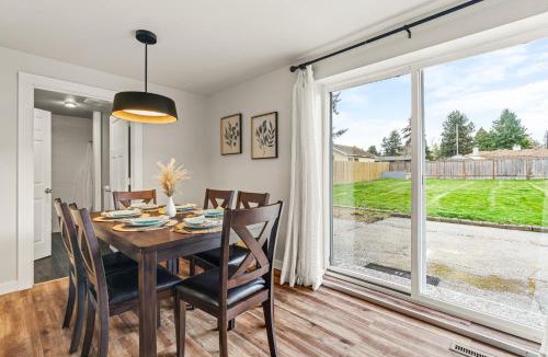 Olympic Hills House | Cozy North Seattle Rambler with Spacious Yard