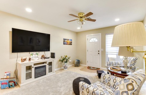 Mustang House | Cozy Oklahoma Retreat with Covered Patio and Gas Grill