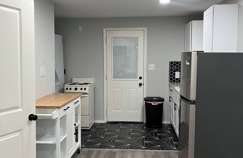 Washington Ave./ Memorial Park Condo | Cozy One bedroom Minutes from Downtown