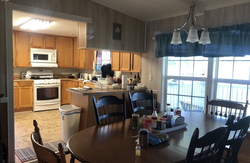 Summerton House | Cozy & Peaceful 3 bed 2 bath On the Water