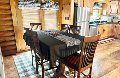 Stony Ridge Cabin | Cozy Perrysburg Cabins - Modern 2 Bedroom with Large Loft & Sleep#Bed!