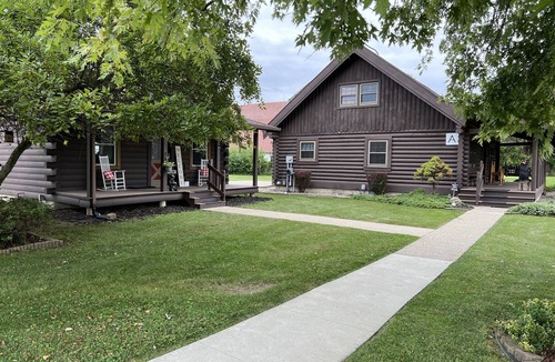 Stony Ridge Cabin | Cozy Perrysburg Cabins - Modern 2 Bedroom with Large Loft & Sleep#Bed!