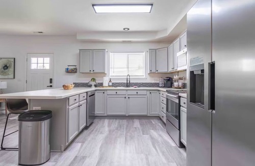 North Park House | Cozy & Private 4BDRM W/Hot Tub & Garage