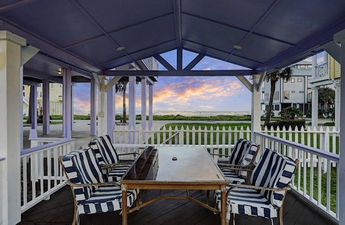 Spanish Grant House | Cozy Purple Paradise-Private Beach