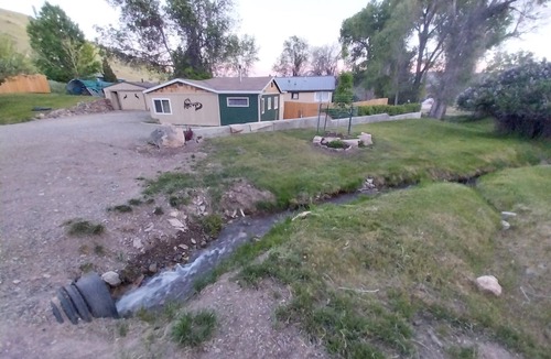 Canyon Ferry Cottage | Cozy quiet cottage across the road from Kim's Marina.