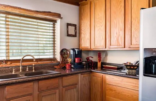 Voth House | Cozy ranch guest house on 300 acre Ranch, pets ok Big Thicket National Preserve