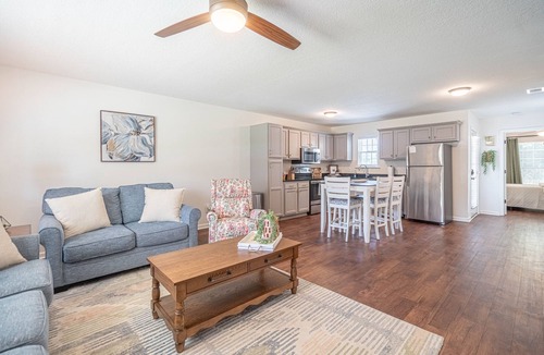Statesboro House | Cozy Retreat in The Heart of Statesboro