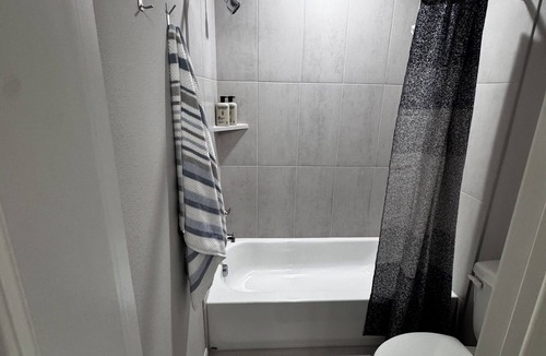 Cypress House | Cozy Room In Fantastic Cypress with Wi-Fi, AC.