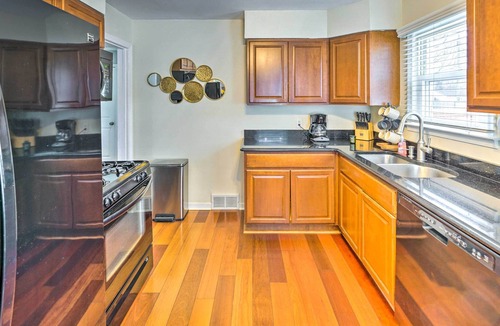 Royal Oak House | Cozy Royal Oak Home w/ Fenced Yard!