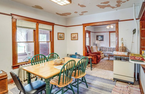 Zeeland House | Cozy Rural Hideaway in McIntosh County!