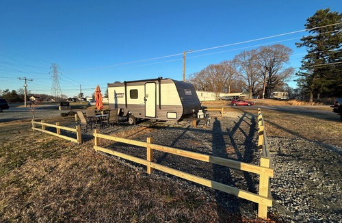 Winston - Salem House | Cozy RV in Pleasant Winston-Salem with AC, WiFi