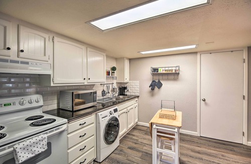 Bryn Mawr-Skyway Apartment | Cozy Seattle Apt w/Patio: Walk to Lake Washington