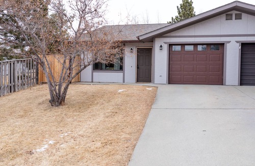 Helena Condo | Cozy single level