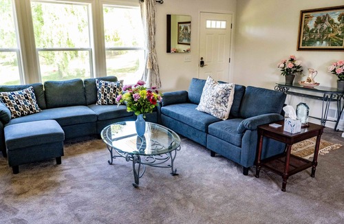 Port Matilda House | Cozy, Spacious Family Home w/Yard, Fire Pit, Grill - Pet Friendly! Near PSU
