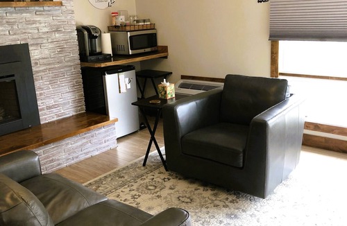 Helena House | Cozy spacious king bed suite, In the heart of Historic Helena, Montana!