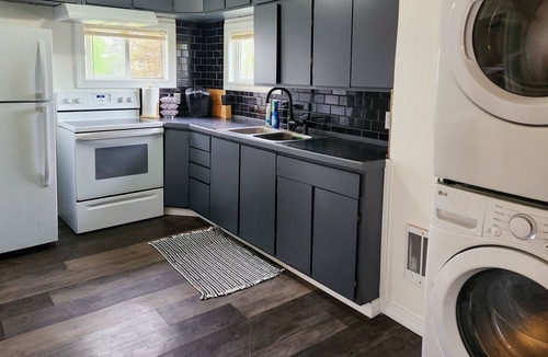 Dickinson Condo | Cozy stay near Dickinson State University