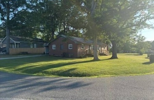 Thomasville Apartment | Cozy Thomasville Stay-Fast WiFi & Private Carport
