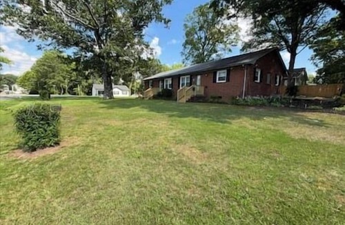Thomasville Apartment | Cozy Thomasville Stay-Fast WiFi & Private Carport