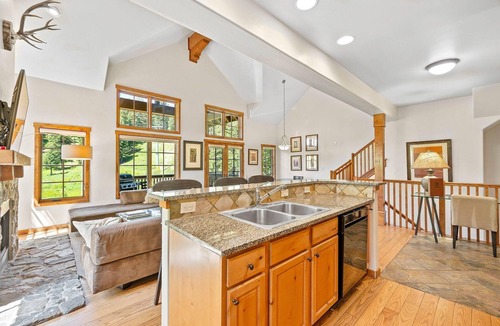 Tamarack Resort House | Cozy Townhome |Stunning Views, Ski-In/Ski-Out