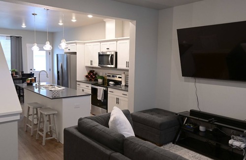 Billings House | Cozy townhome