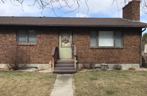 Helena House | Cozy townhouse close to Hospital & Capital