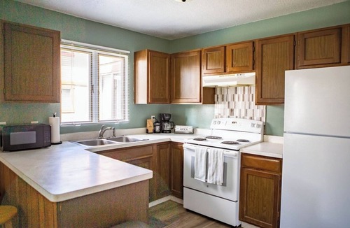 Great Falls Apartment | Cozy Twin Pines Apartment-Great Falls