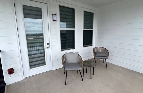 Slidell Apartment | Cozy Waterfront 2-bedroom apartment in serene Slidell