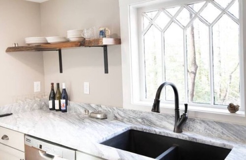 Stonehouse Cottage | Cozy waterfront newly renovated cottage!