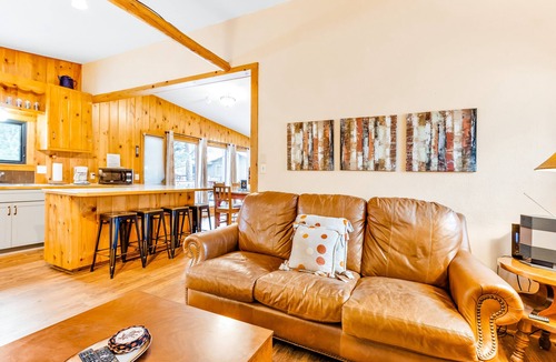 Estes Park Cabin | Cozy waterfront river cabin with mountain views, and a hot tub - dog friendly