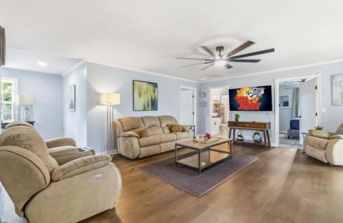 West Fork House | Cozy West Fork Retreat - Private Hot Tub & Deck