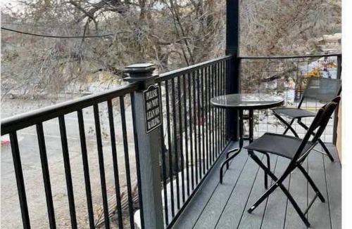 Gardiner Apartment | Cozy Wolf Lodge — Unit 1