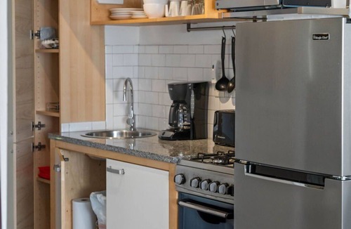 Midtown Apartment | (CPG) Serviced Studio w/Full Kitchen in Quiet Neighborhood