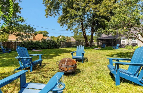 Ames House | Crane Haven - Walk to CyRide, Games & Grill