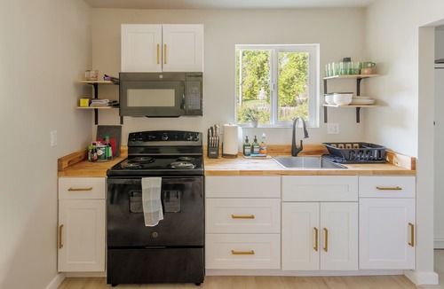 Downtown Klamath Falls House | Crater Lake House l Close to Hwy 97 l OIT l Skylake l Family l Pet Friendly
