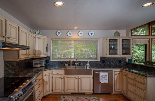 Warm Springs House | Creek Front Duplex | Close to Lifts with Hot Tub