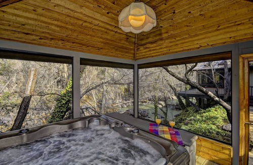 Sedona House | Creekfront Luxury Nestled in Oak Creek Cyn, Sedona .Pet Friendly.