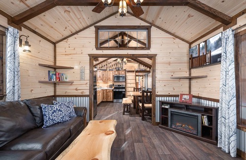 Big Timber Cabin | Creekside Cabin - Cute Log Cabin on Big Timber Creek in the Crazy Mountains!
