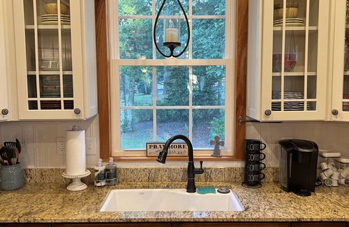 Manning Cottage | Creekside Country Cottage- minutes away from I-95