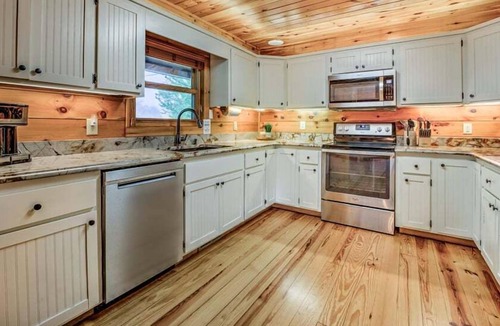 Cashes Valley Cabin | Creekwood Cabin - Waterfront | Hot Tub | Game Room