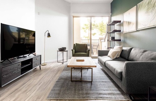 Westchester Apartment | Crisp Westchester 1BR w/ Gym, Pool, nr. LAX & beach, by Blueground