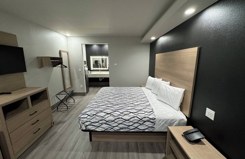 Barker Hotel | Crystal Inn