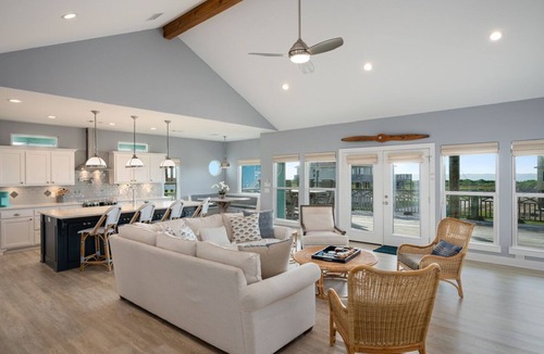Crystal Beach House | Crystal Villa - Beautiful 3 bedroom home close to beach with great Gulf Views