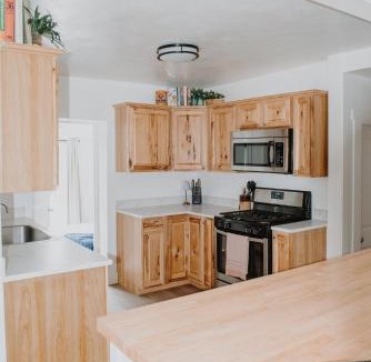 Ucon House | Curio Cottage