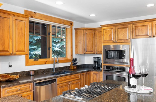 Big Sky Meadow Village House | Curley Bear Lodge | Big Sky Town Center