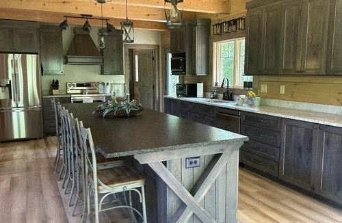 Salem Cabin | Custom cabin retreat with trails and hot tub. Exceptional reviews!